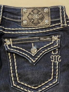 NWT Miss Me Denim Shorts Cream stitching & rhinestones. Western Streetwear Indie